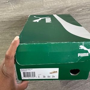 Gold Puma big kids 5. Good condition